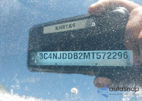 2021 Jeep Compass Trailhawk 4X4 from USA, damaged, VIN 3C4NJDDB2MT572296